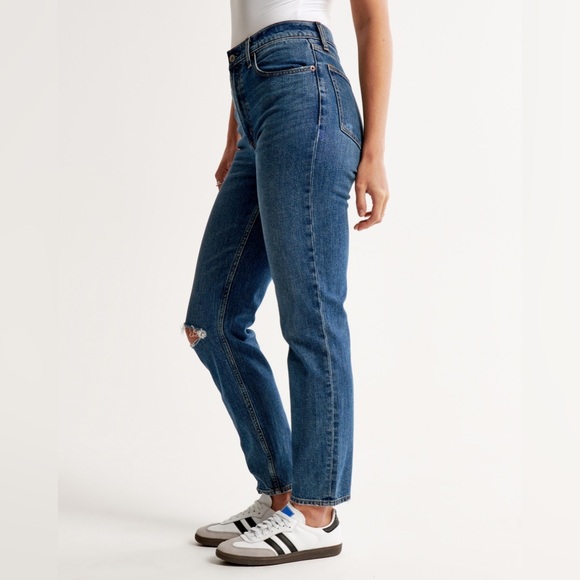 Abercrombie & Fitch - High Rise Mom Jean - Size 31 - Picture 3 of 15